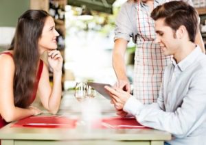 Read more about the article Restaurant Technology Trends in 2017: Online Ordering, Mobile Pay, and More