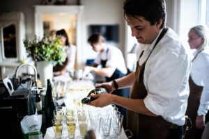 Read more about the article Hospitality Survey Finds Employers Lost Staff During COVID